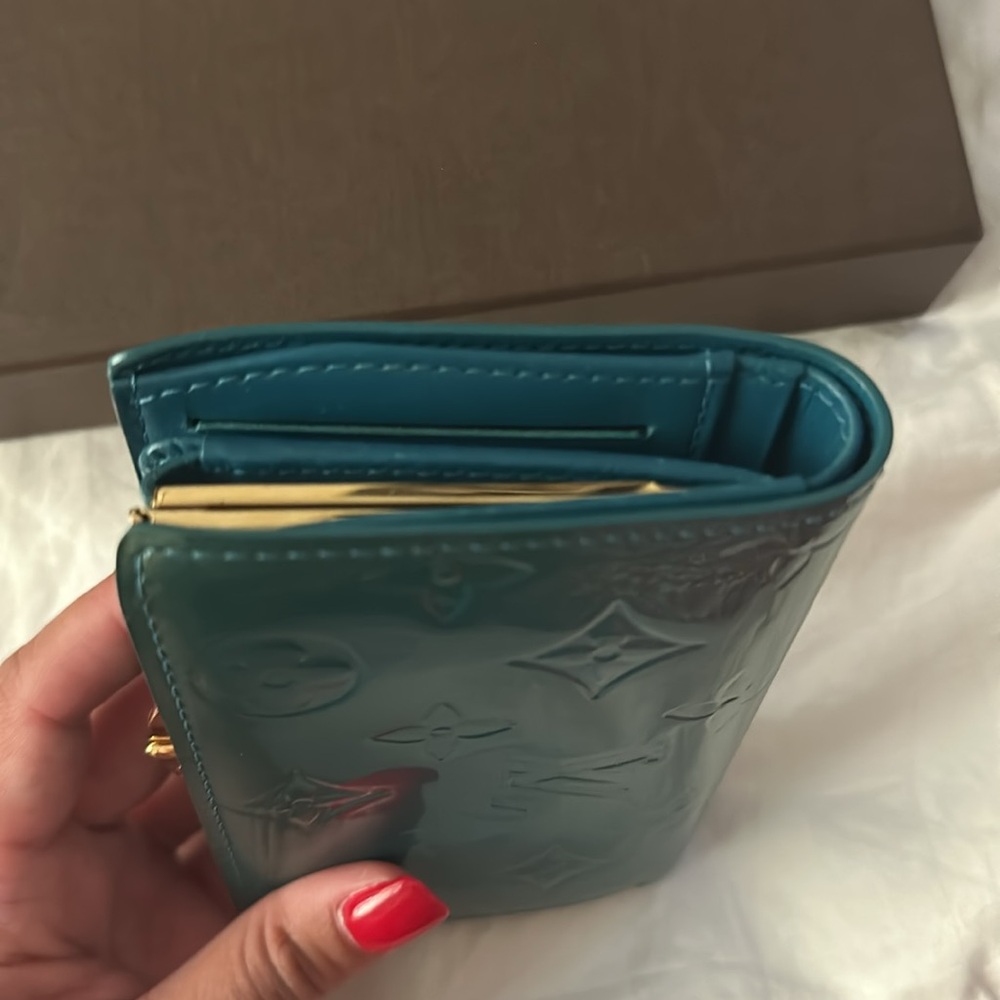 Louis Vuitton Vernis Leather French Wallet - Picture 7 of 16